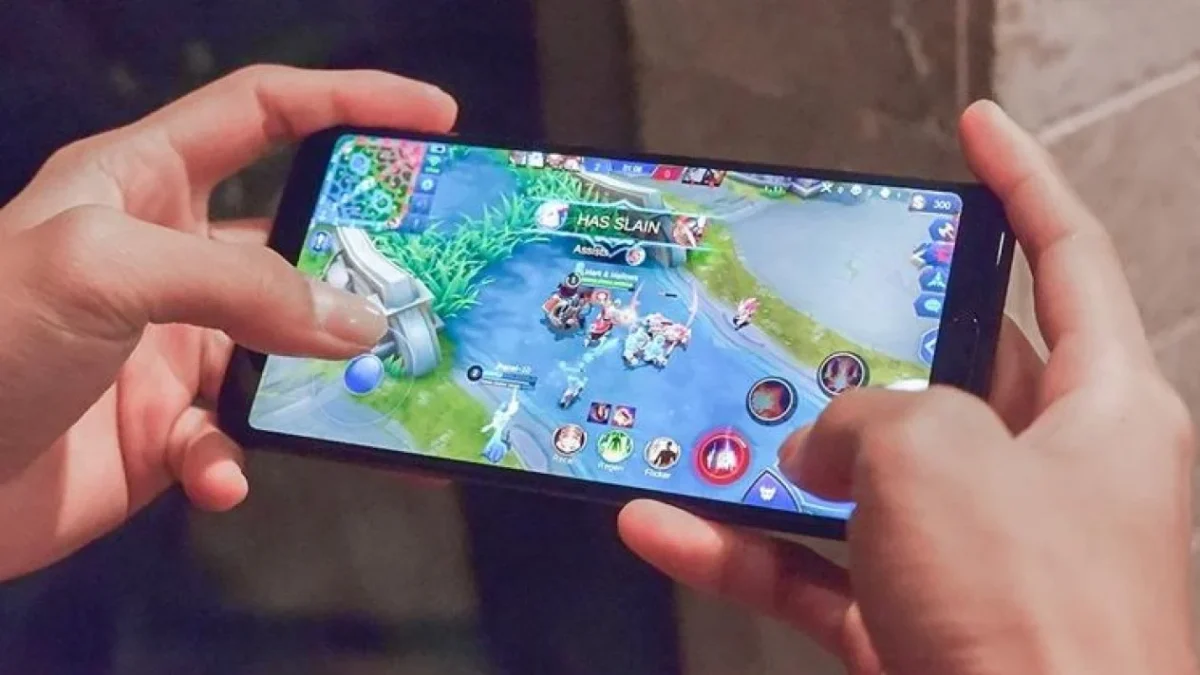 Game Android merupakan gudangnya game berkualitas. Hampir semua jenis game bisa Anda temukan di Android, mulai dari game puzzle hingga game petualangan. Berbagai game tersebut menyajikan permainan yang sangat menarik dan juga menantang.