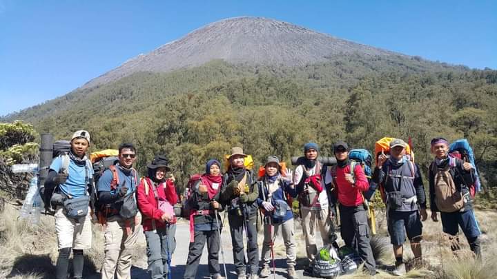 Hal yang harus di perhatikan Sebelum melakukan pendakian gunung semeru, perlu dipelajari rute dan lamanya waktu perjalanannya.