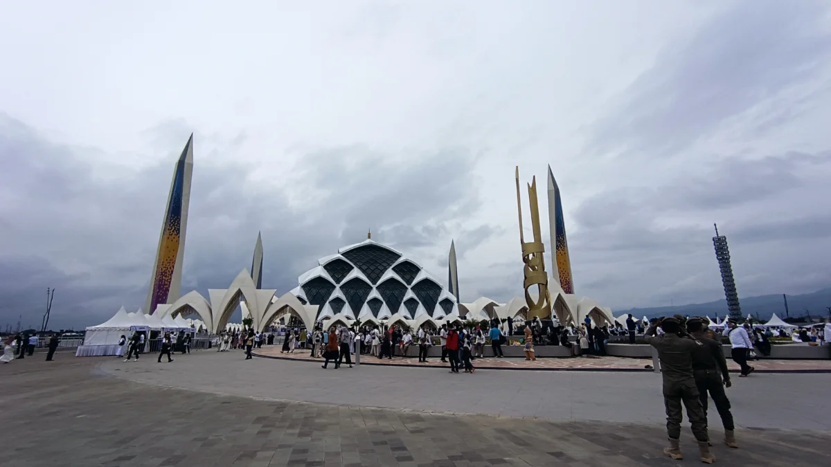 Kawasan dan Masjid Raya Al Jabbar Ditutup Sementara Selama Dua Pekan