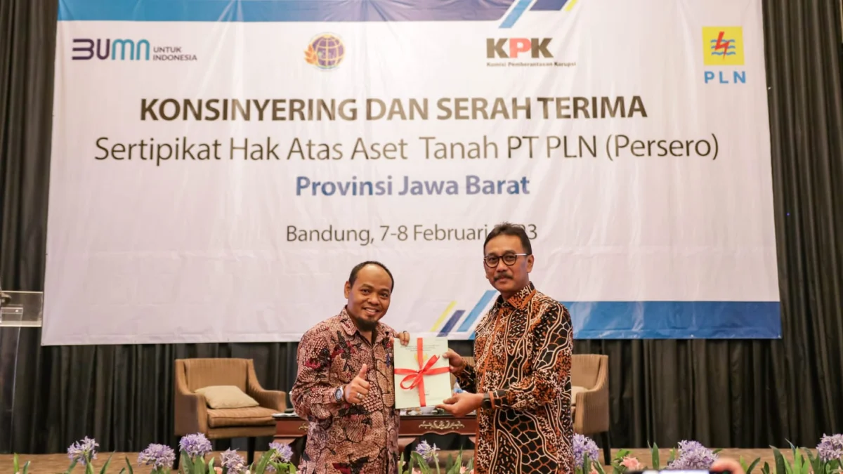 PLN Terima 9 Sertifikat Kepemilikan Tanah dari BPN