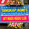 Karangan Bunga ‘Tangkap Agnes’ Banjiri Kantor Polisi. (tangkapan layar)