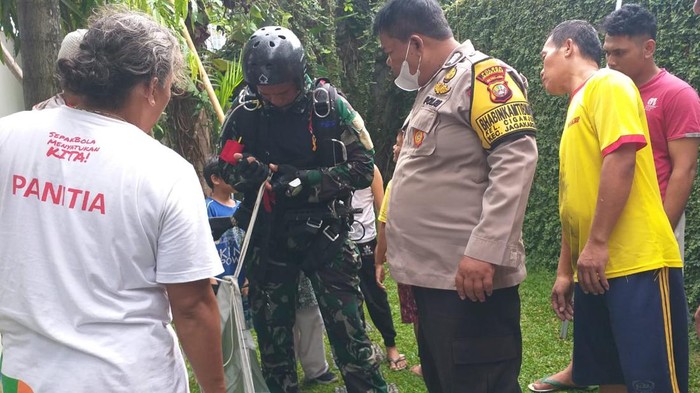 Viral Parasut TNI Mendarat di Rumah Penduduk, Usai Anggin Kencang