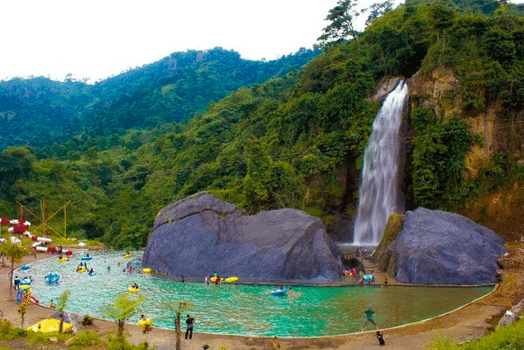 Wisata Air Terjun Bidadari, Panorama Khas Bogor