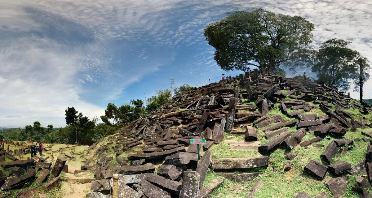 Pesona Indah Gunung Padang Cianjur (dolan dolen)