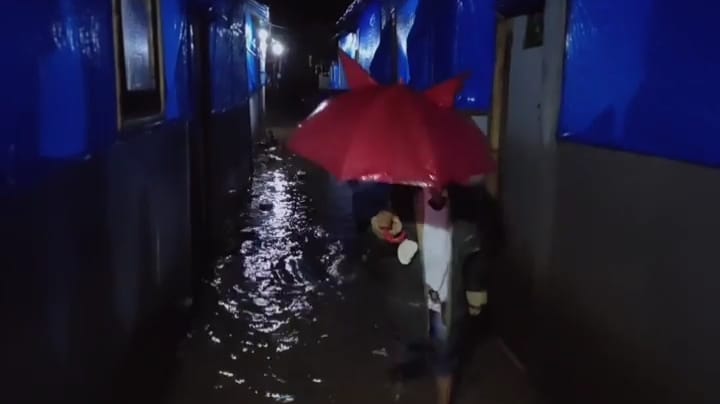 Banjir kepung Cianjur pasca hujan deras mengguyur. (zan)