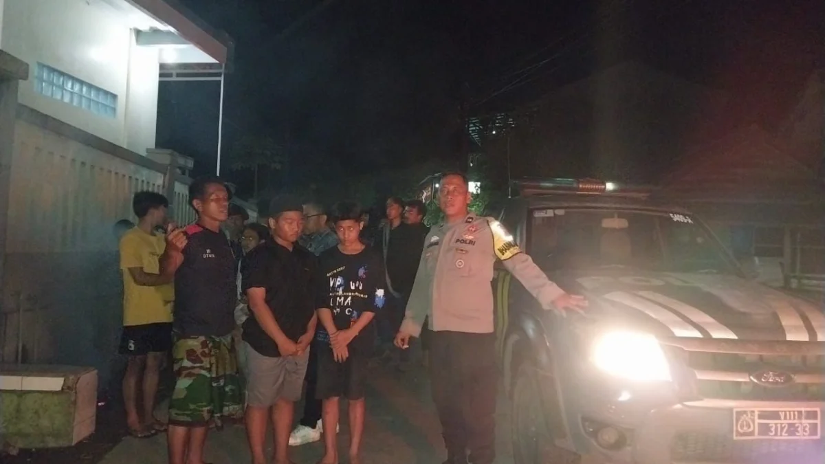 Kedapatan tengah perang sarung belasan remaja diamankan polisi. (dik)