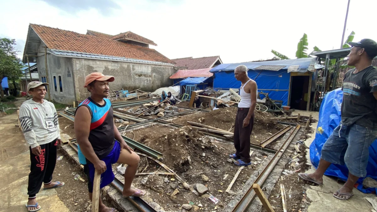 Penyintas Gempa Cianjur Putus Kontrak Aplikator Nakal. (zan)