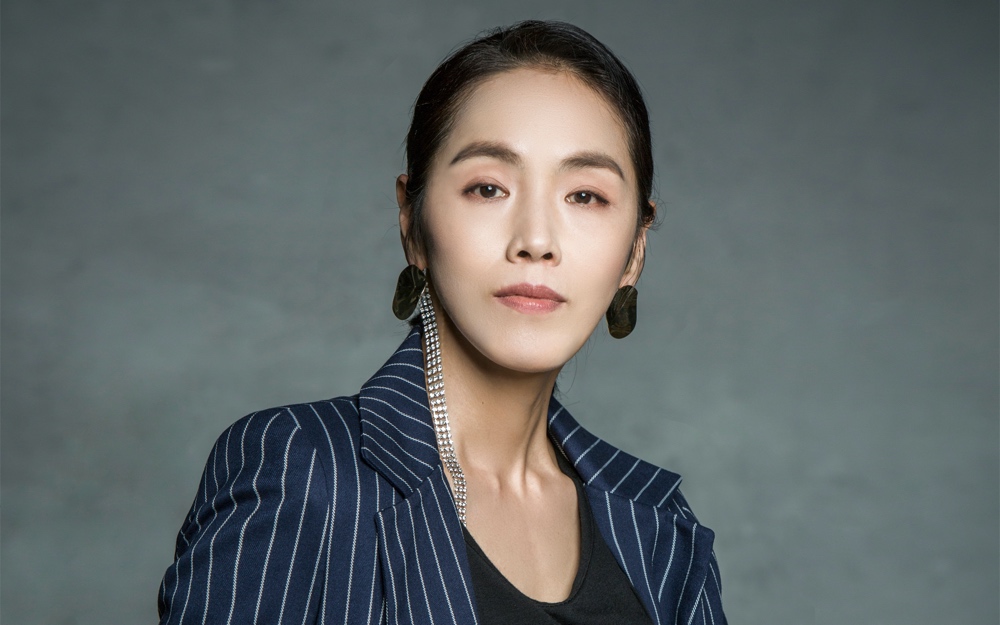 Sosok Park Ji Ah ibu Moon Dong Eun di The Glory Part 2 berhasil mencuri perhatian.