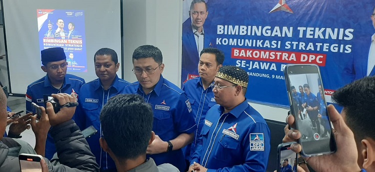 Demokrat Siapkan 'Pasukan Udara' Hadapi Buzzer