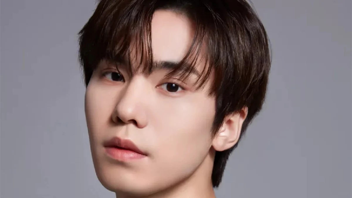 Beberapa Fakta Keluarnya Rocky Dari Grup Astro Dan Agensi!! (celebrity okezone)