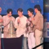 Momen Spesial Tiup Lilin Saat Fanmeeting EXO’ Clock yang Merayakan Anniversary Ke-11 Tahun.