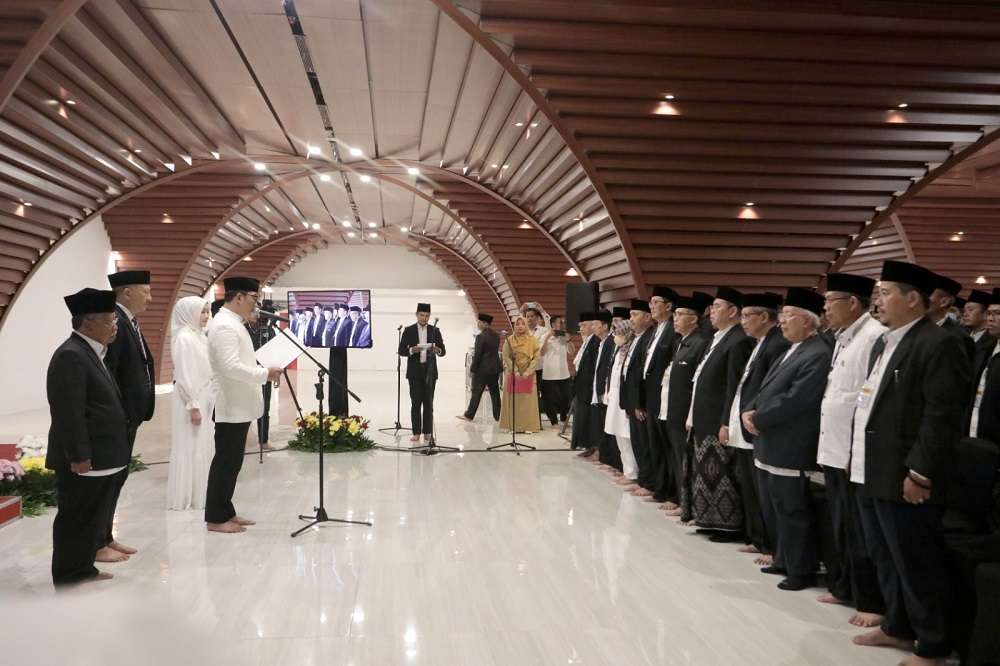 Gubernur Ridwan Kamil Lantik 174 Pengurus Masjid Raya Al Jabbar