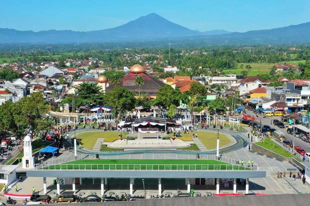 Alun- alun Singaparna Tempat Favorit Baru Warga Tasikmalaya