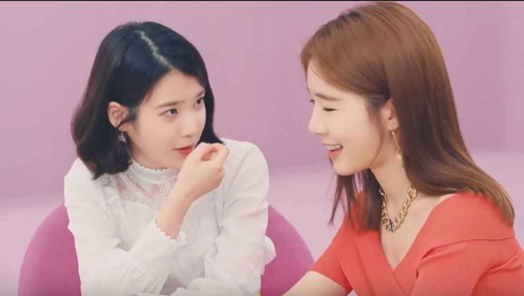 Lucu Banget! Inilah Keseruan Persahabatan IU dan Yoo In Na