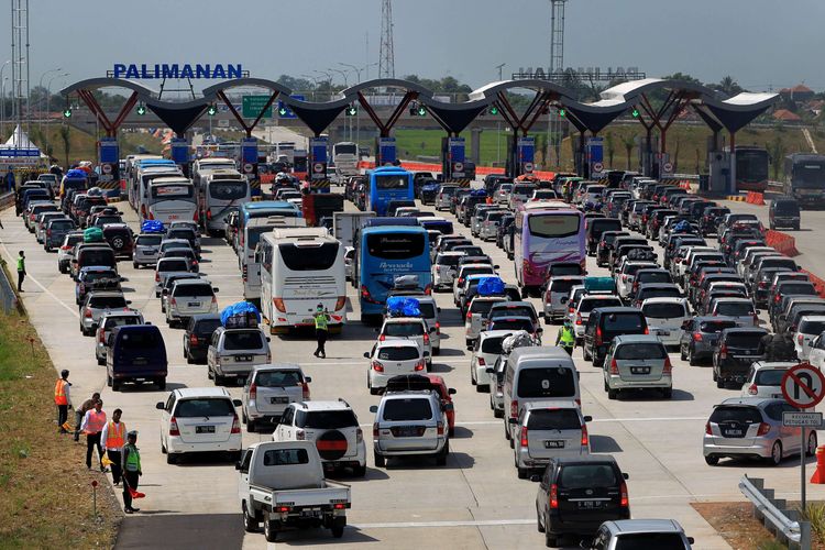 Tata Cara Sholat di Kendaraan Saat Mudik yang Benar dalam Islam