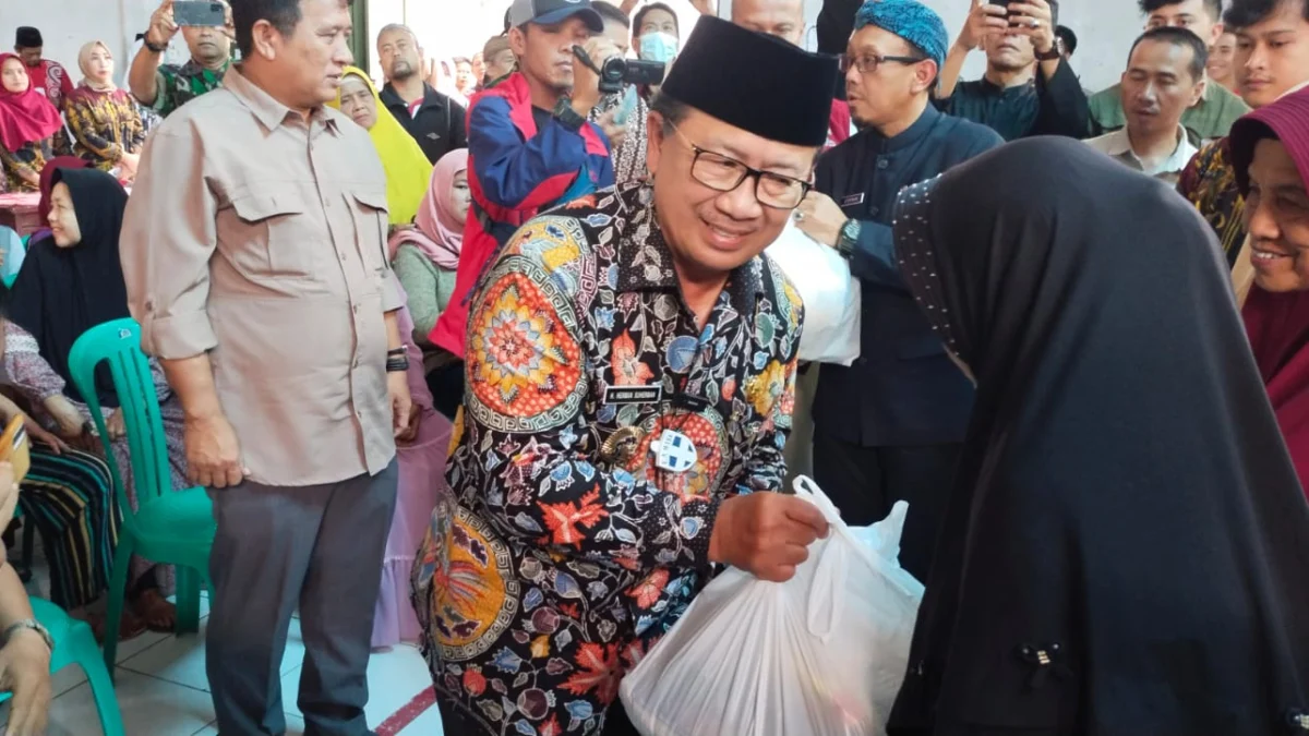 Tekan Angka Kemiskinan, Pemkab Cianjur Gelar Operasi Pasar Murah