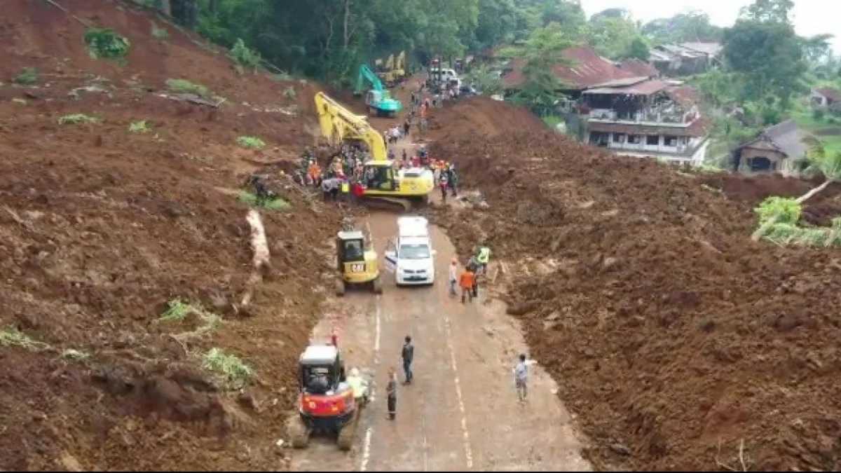 Jalan Raya Cigunang Cianjur Ditutup pada Pukul 23.00 - 04.00 Nanti