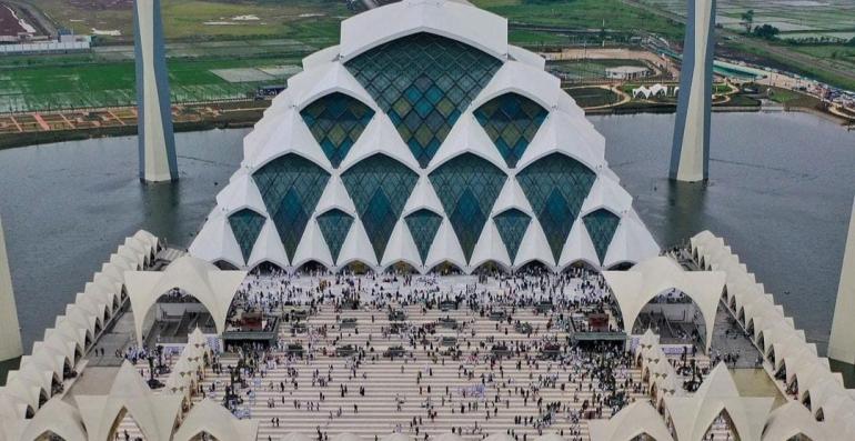 Kawasan dan Masjid Raya Al Jabbar Ditutup Sementara Selama Dua Pekan