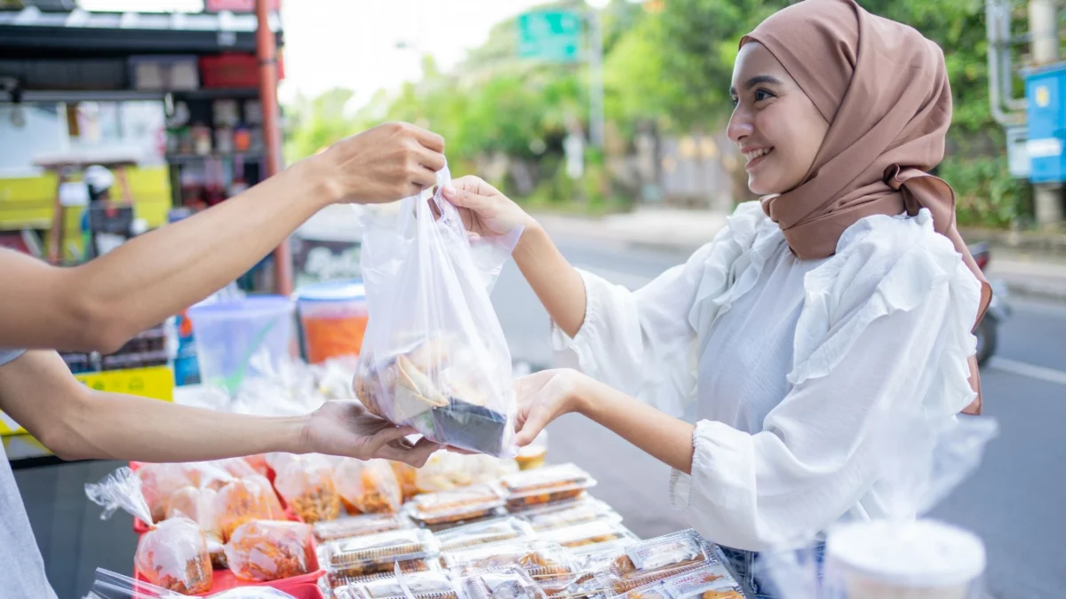 Asal-Usul Kata Takjil Bulan Ramadhan