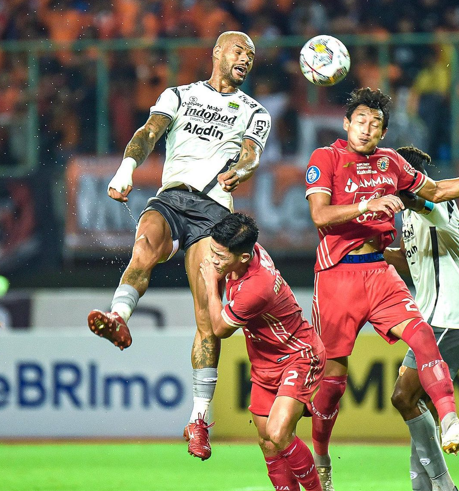 El Clasico Persija Jakarta vs Persib Bandung Berakhir dengan Skor 2-0