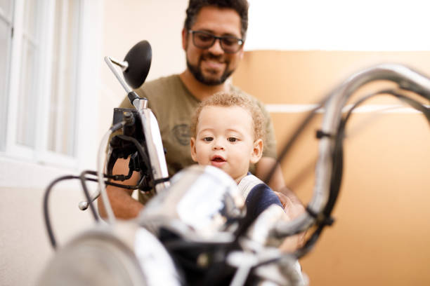 4 Risiko Membawa Bayi Mudik dengan Motor yang Perlu Orang Tua Waspadai