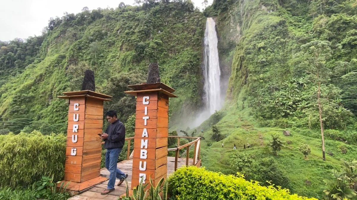 Curug Citambur yang Viral Ternyata Air Terjun Tertinggi di Jabar. (zan)