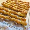 Laper! Buat Cheese Stick Aja Camilan dari Kulit Lumpia.