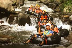 Pesona Indah Cikadongdong River Tubing Majalengka Cocok Untuk Habiskan Libur Lebaran 2023!