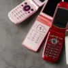 Apa itu feature phone? Mengapa handphone jenis ini kembali digandrungi oleh anak muda?