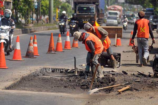 PUPR Bergegas Perbaiki Jalan Untuk Pemudik!