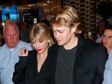 6 Tahun Pacaran Taylor Swift dan Joe Alwyn Dikabarkan Putus