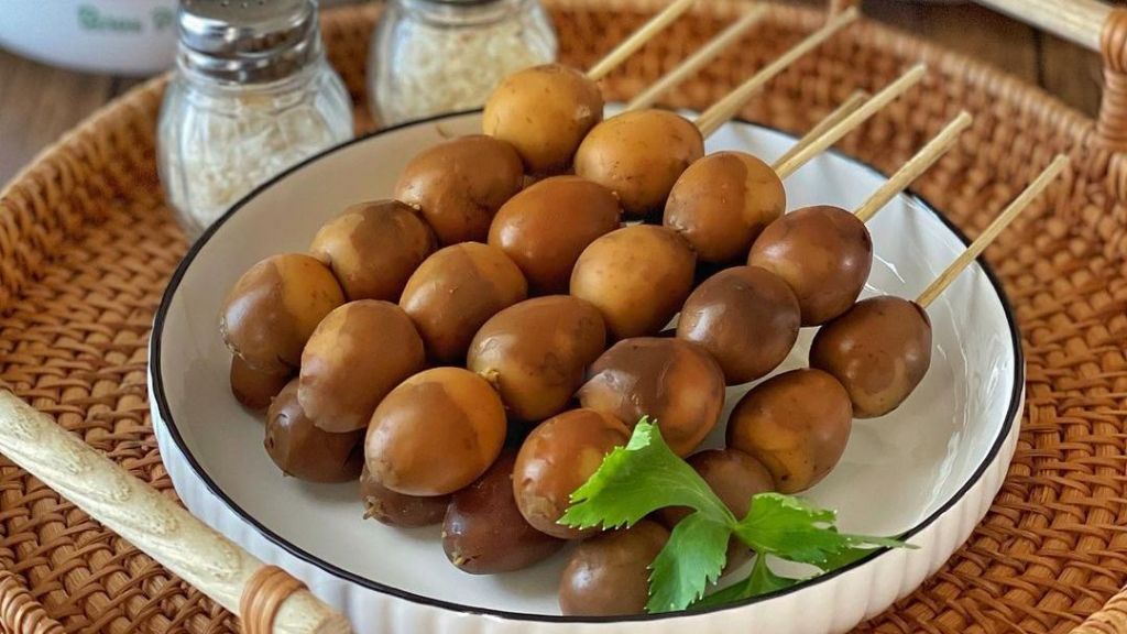 Membuat Sate Telur Puyuh Pindang Ala Angkringan