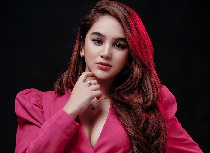 Hana Hanifah Diduga Jadi Selingkuhan Para Artis