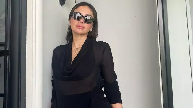 Waw Heboh Nikita Mirzani Pakai Baju Transparan Namun Tanpa Bra