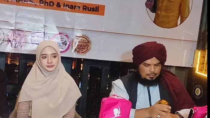 Inara Rusli Lepas Cadar, Beginilah Hukum dalam Islam