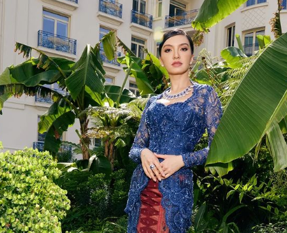 Tampil Cantik, Raline Shah Kenakan Kebaya Biru di Cannes Film Festival