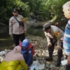 Warga Cianjur Digegerkan Penemuan Bayi di Bawah Jembatan. (zan)