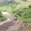 Bupati Cianjur Pilih Bangun Jalan Puncak Dua Dibanding Kereta Gantung. (zan)