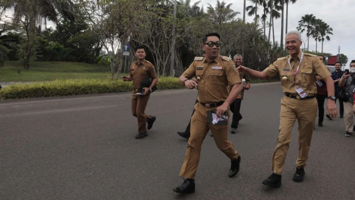 Hindari Macet, Ridwan Kamil Berlari Pakai PDH