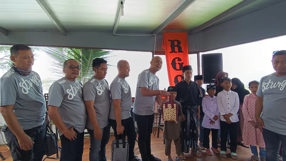 Riding Tipis-Tipis, RGOG Santuni Puluhan Anak Yatim di Cianjur