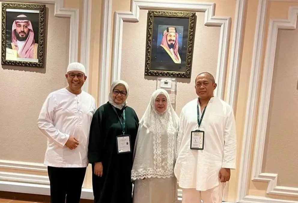 Anies Baswedan dan Puan Maharani Foto Bareng di Tanah Suci