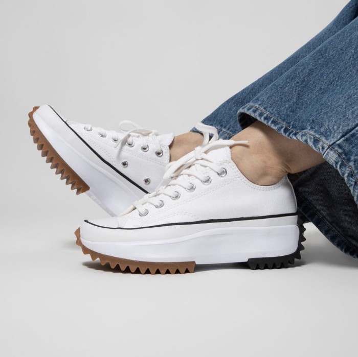 Wajib Punya! 4 Rekomendasi Sepatu Converse Terkeren dan Kekinian ...
