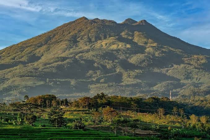 Merinding Cerita Gunung Lawu, Jalur Pendaki Penuh Mistis