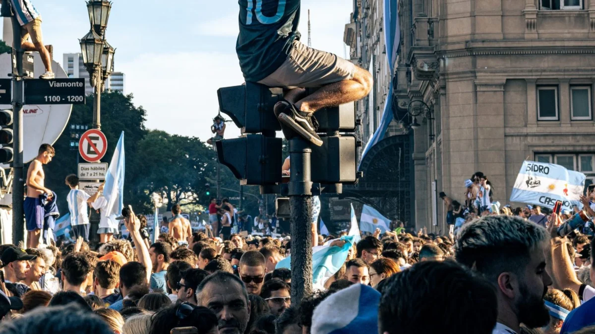 Supportet China rela kejar Bis Argentina untuk Selfi Bareng Messi