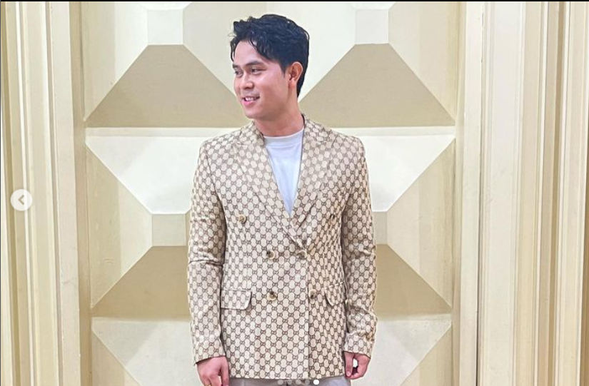 Inspirasi Outfit Cakra Khan di AGT 2023