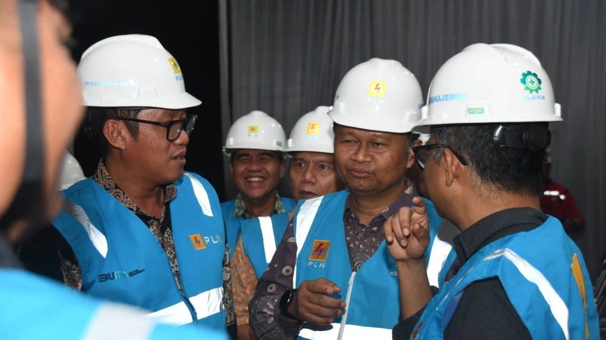 Komitmen Sediakan Energi Bersih, Komisaris dan Direksi PLN Tinjau Langsung Proyek PLTA Cisokan dan PLTS Apung Cirata