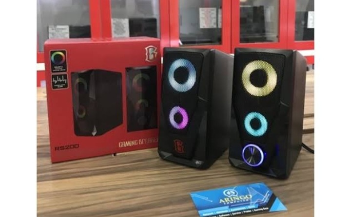 Speaker Aktif Robot RS 200 Memiliki Desain yang Ciamik