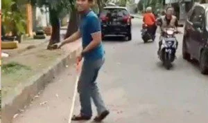 Viral Bapak Ukur PPDB Zonasi Pakai Meteran