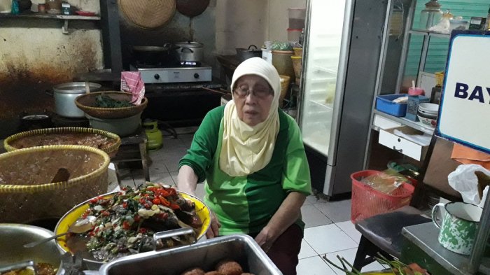 Warung Mak Eha Legendaris, Warung Nasi Langganan Keluarga Soekarno