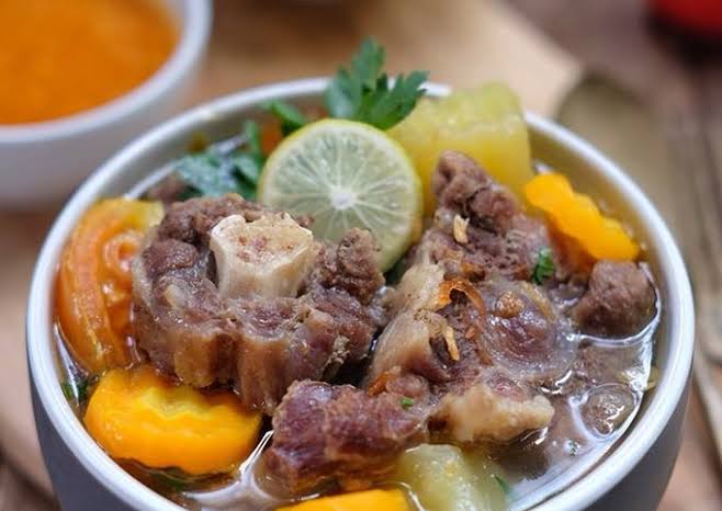 Resep Sop Buntut Asam Pedas, Segar dan Bikin Nambah Terus